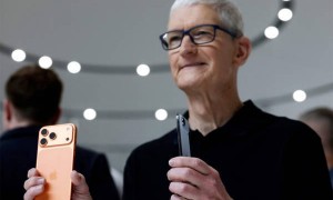 被问到iPhone Air销量，库克沉默了