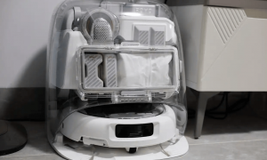 刘靖康阴阳垄断！影石对大疆针尖对麦芒，影像赛道一山不容二虎？